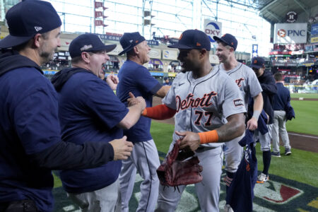 MLB Postseason Roundup: Tigers beat Astros 5-2 for AL Wild Card 
